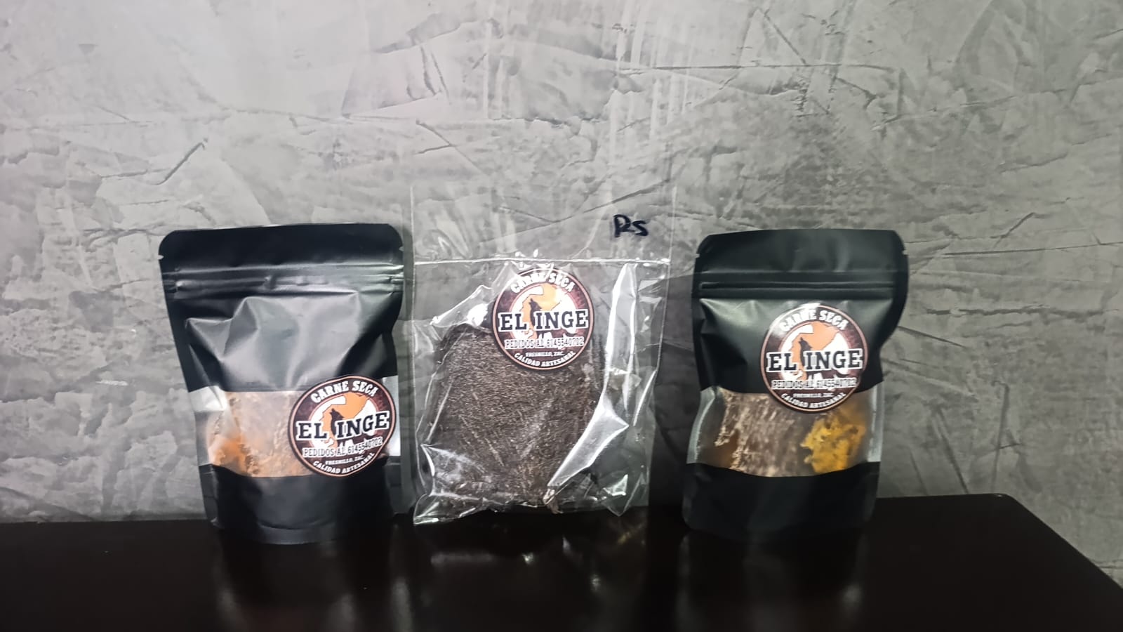 Presentaciones de 30 g de Carne Seca El Inge, línea completa de productos artesanales